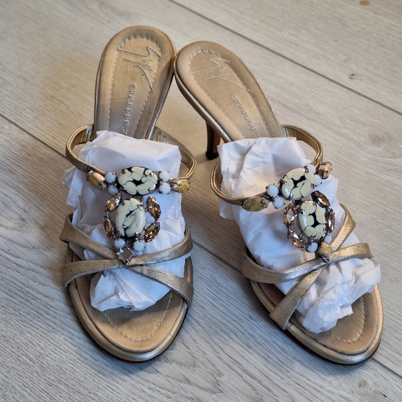 Giuseppe Zanotti Shoes - Giuseppe Zanotti Rhinestone Heels Shoes 🪆sz 7